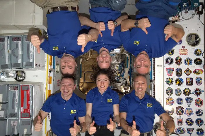 Uluslararası Uzay İstasyonu'nun mürettebatı genellikle en fazla altı kişiden oluşur.